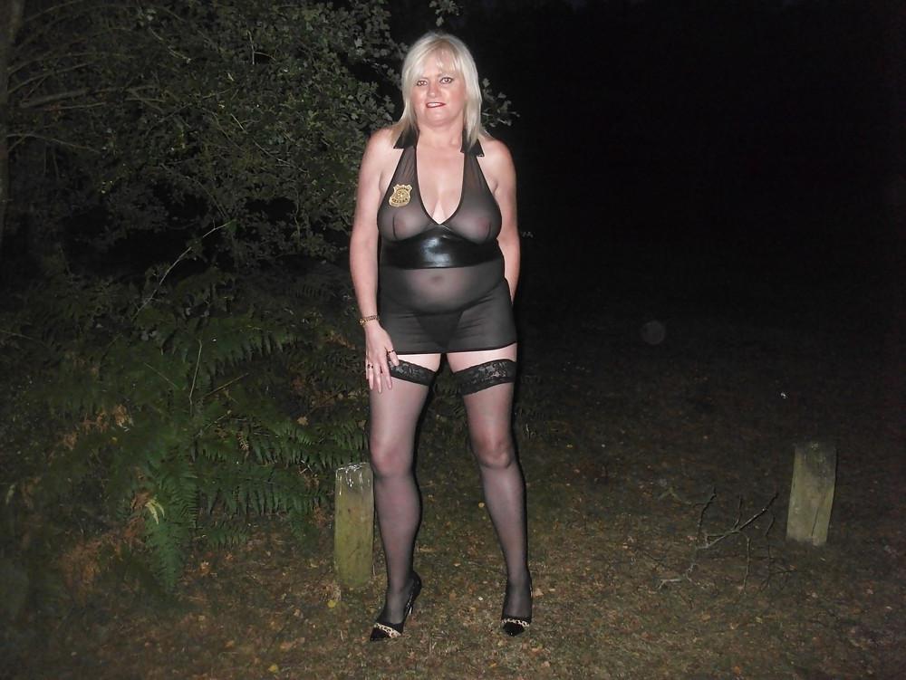 6P UK Amateur Slut Milf Samantha In New Forest