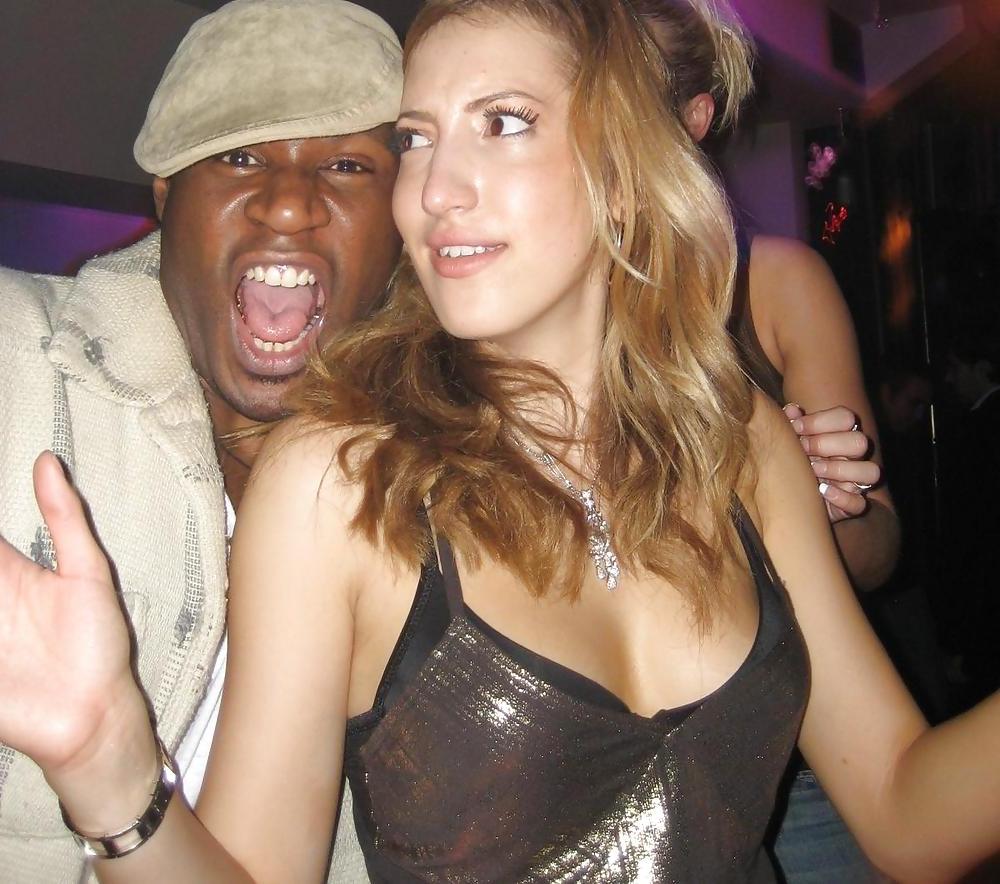 25P Desperate young wives
