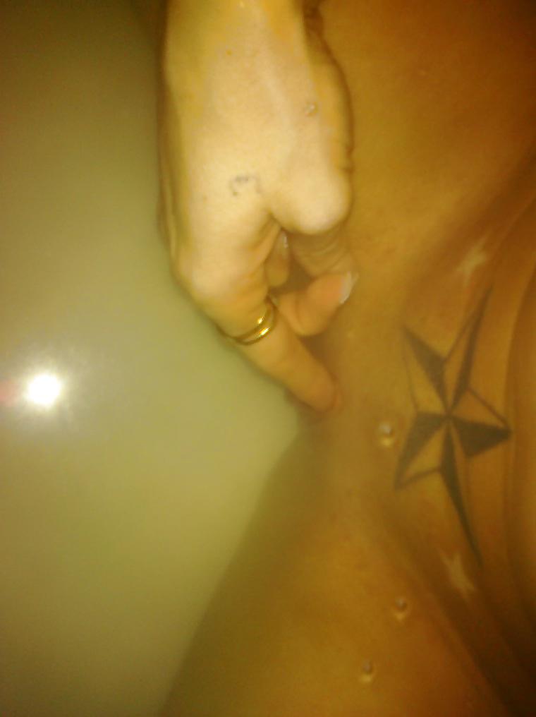 15P Sexy Short Haired Brunette Amateur Posing