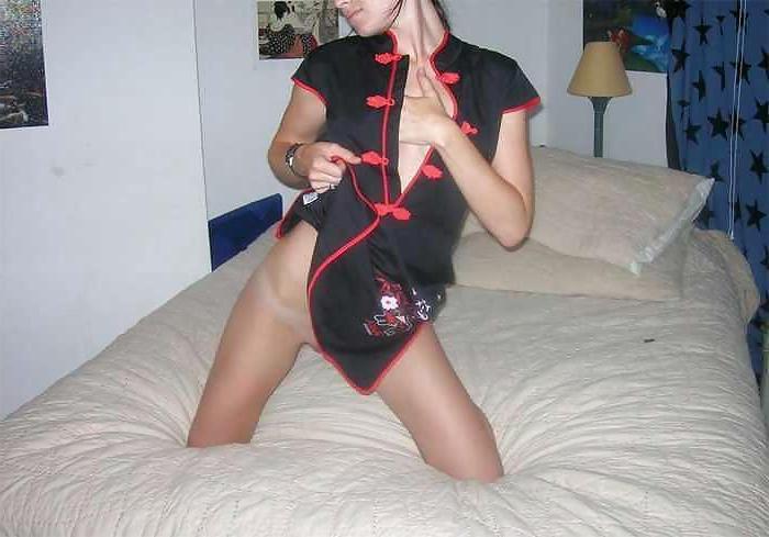 25P AMATEUR GIRL IN SEVERAL OUTFITS