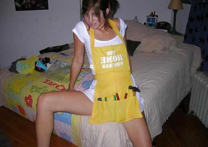 25P AMATEUR GIRL IN SEVERAL OUTFITS