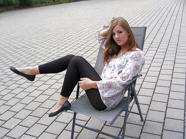 25P Amateur Girls In Ballerines 3