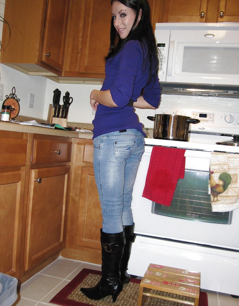25P Some Images of  AMATEUR Teens in jean (Mixed)