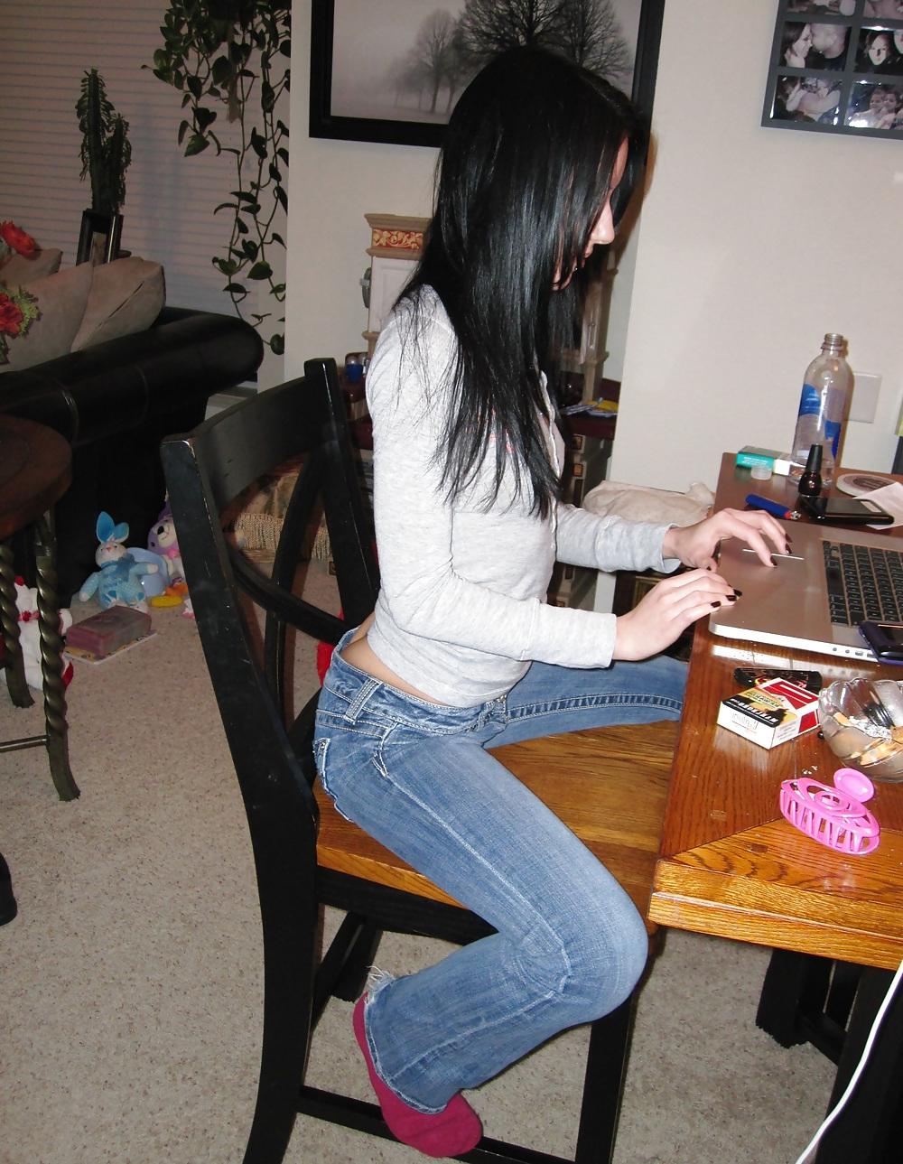 25P Some Images of  AMATEUR Teens in jean (Mixed)