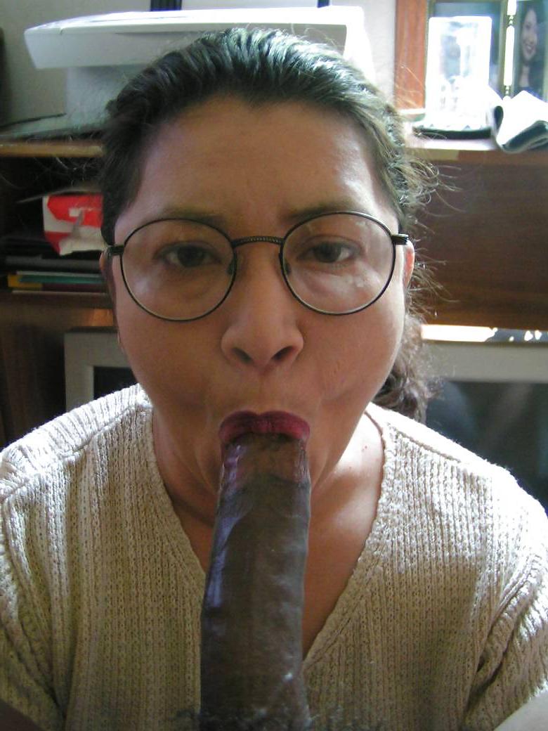 25P Wifes & Girlfriends Posing With Their Black Lovers 1