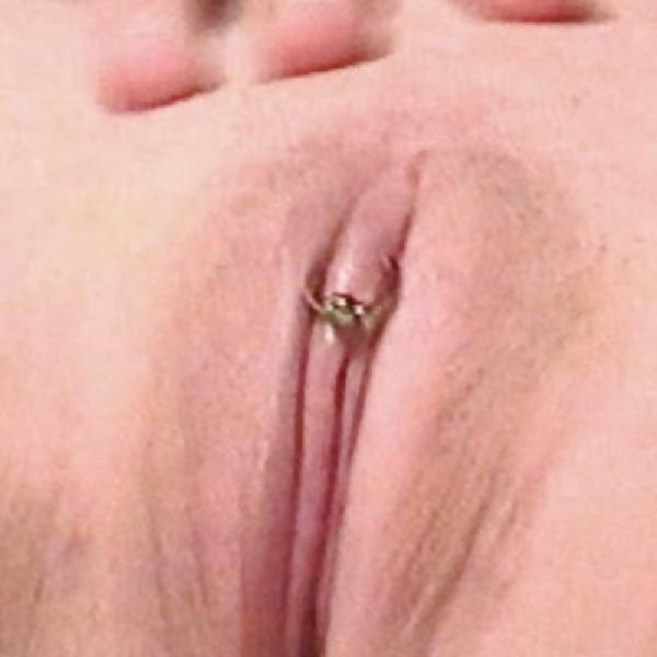 25P Homemade amateur pics - Showing my lovely sweet pussy...