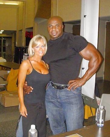 25P More Black Men & White Women