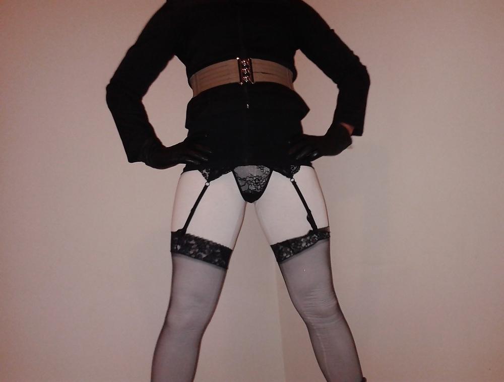 9P Amateur in Stockings showing ass