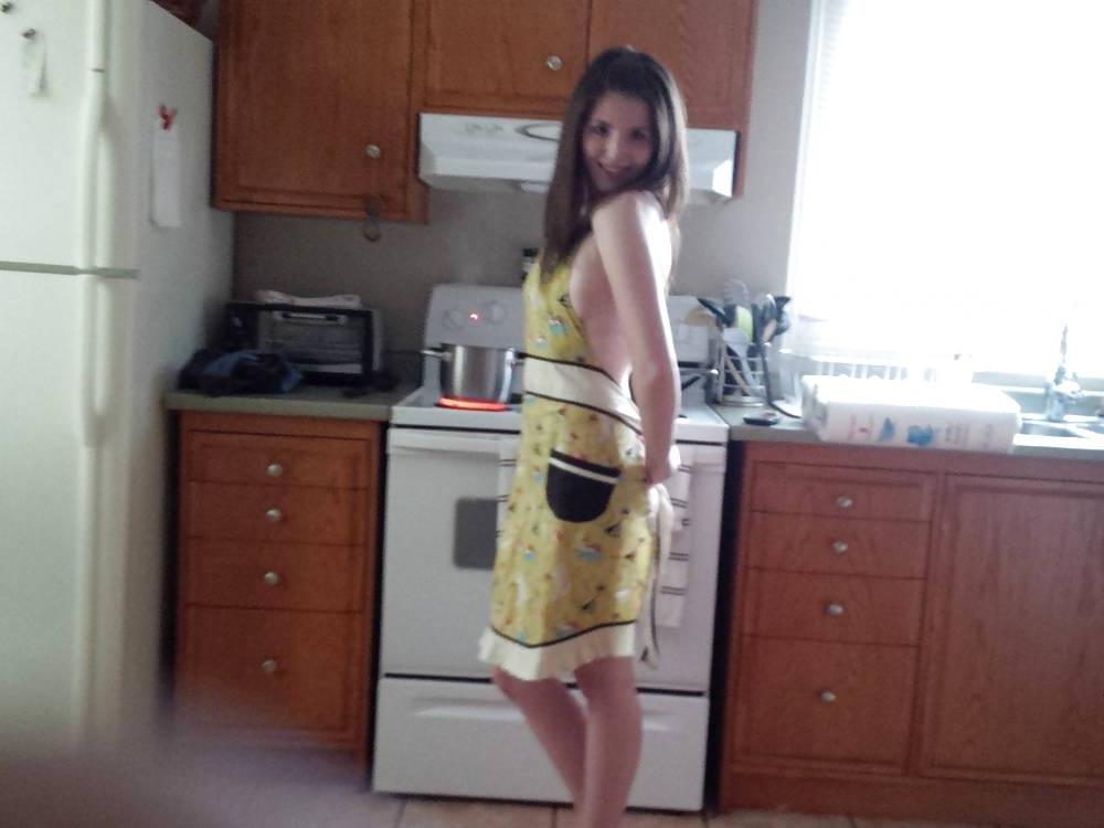 8P Amateur Brunette Blowjob