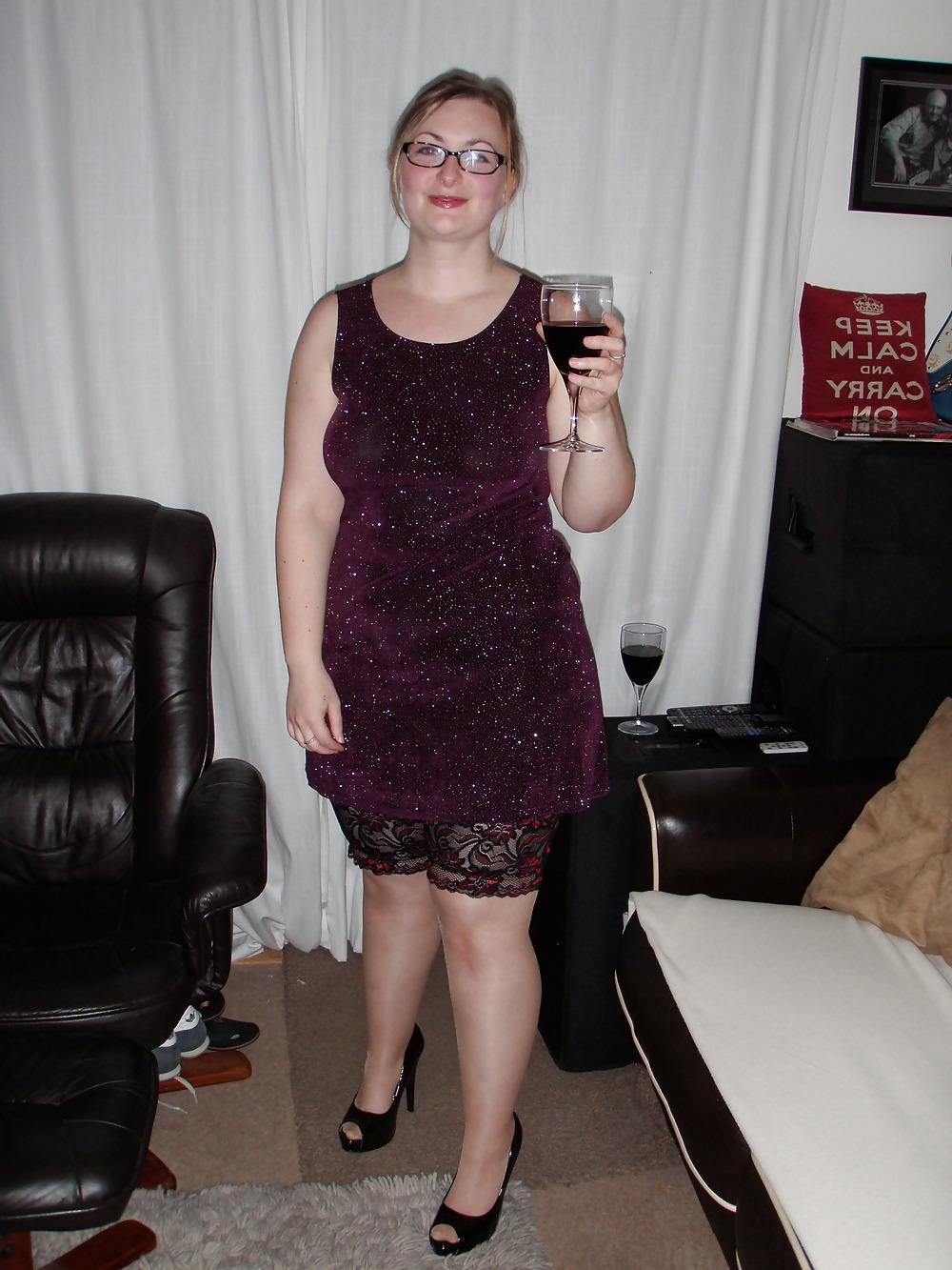 8P Chubby British amateur GF dresses for cock teasing...