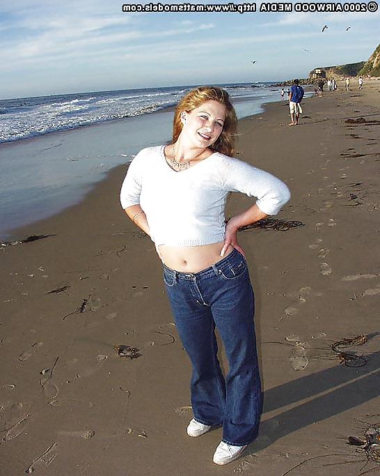 6P Plump Amateur I Met at Beach has Nice Tits and Big ass
