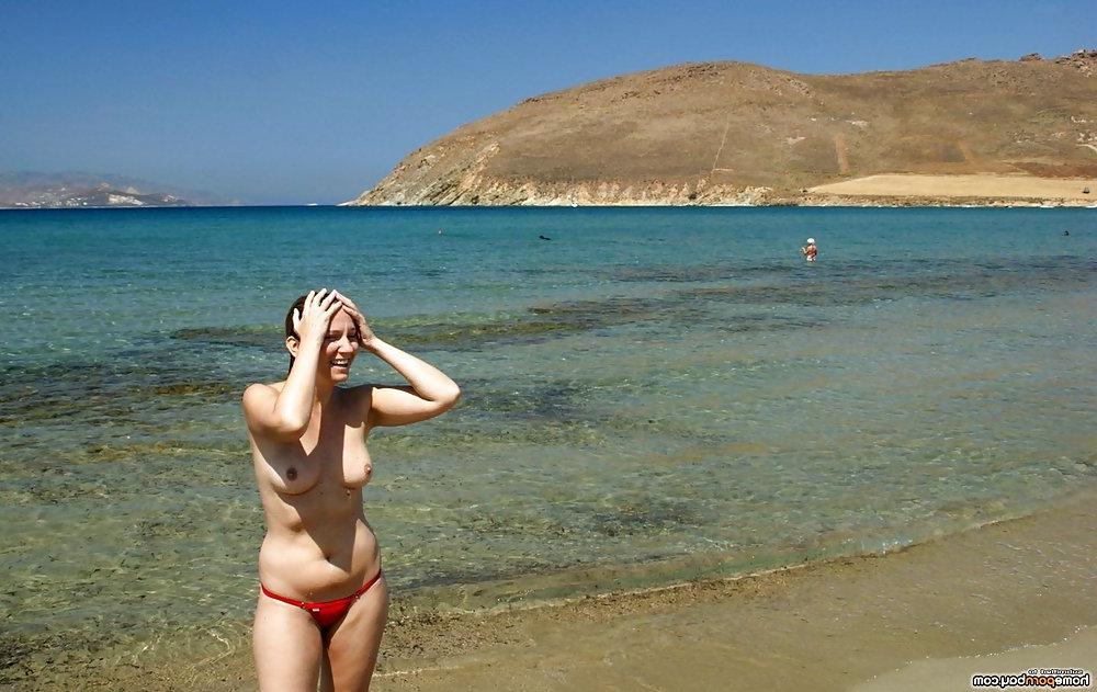 22P Amateur girl at vacation