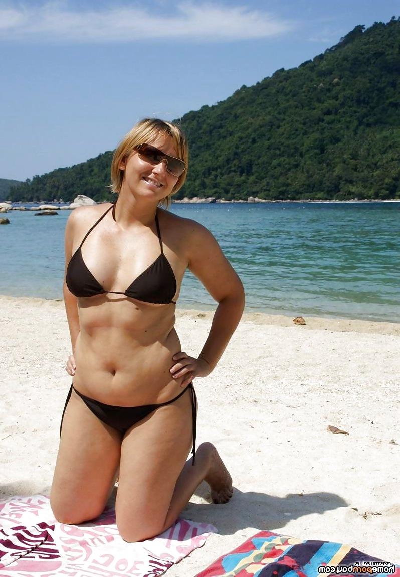 22P Amateur girl at vacation