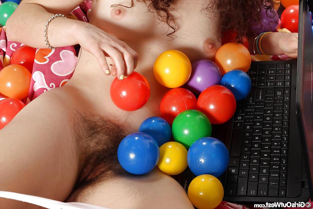 16P A hairy amateur girl Rosie doing a webcam show