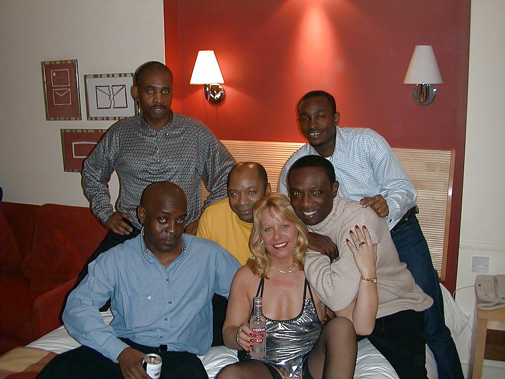 19P UK mature BBC hotel gangbang