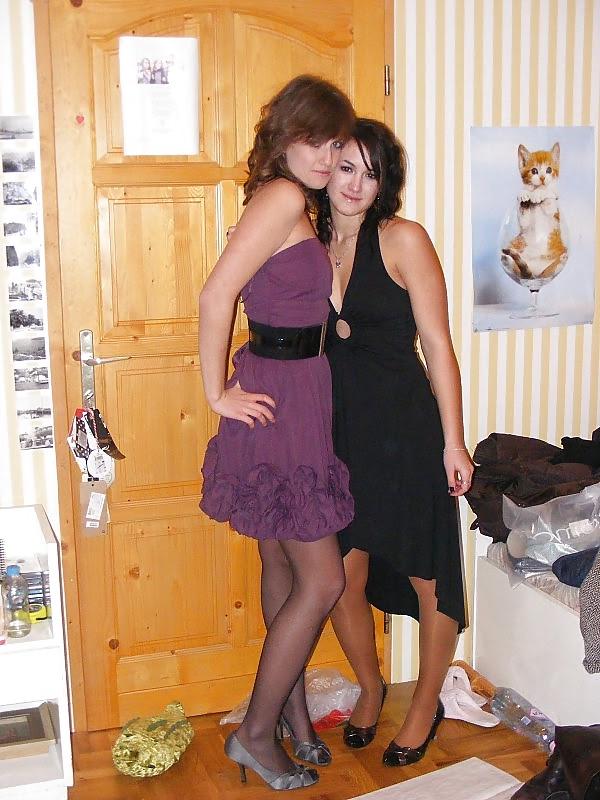 25P Celebs n amateur in tights