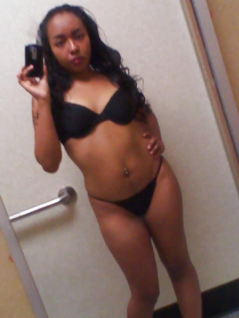 6P Amateur ebony selfshots