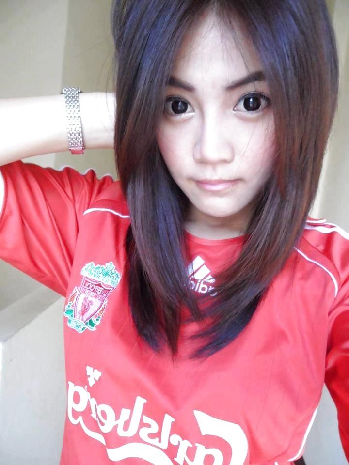 25P Amateur Self Shot In Football Shirts Thai