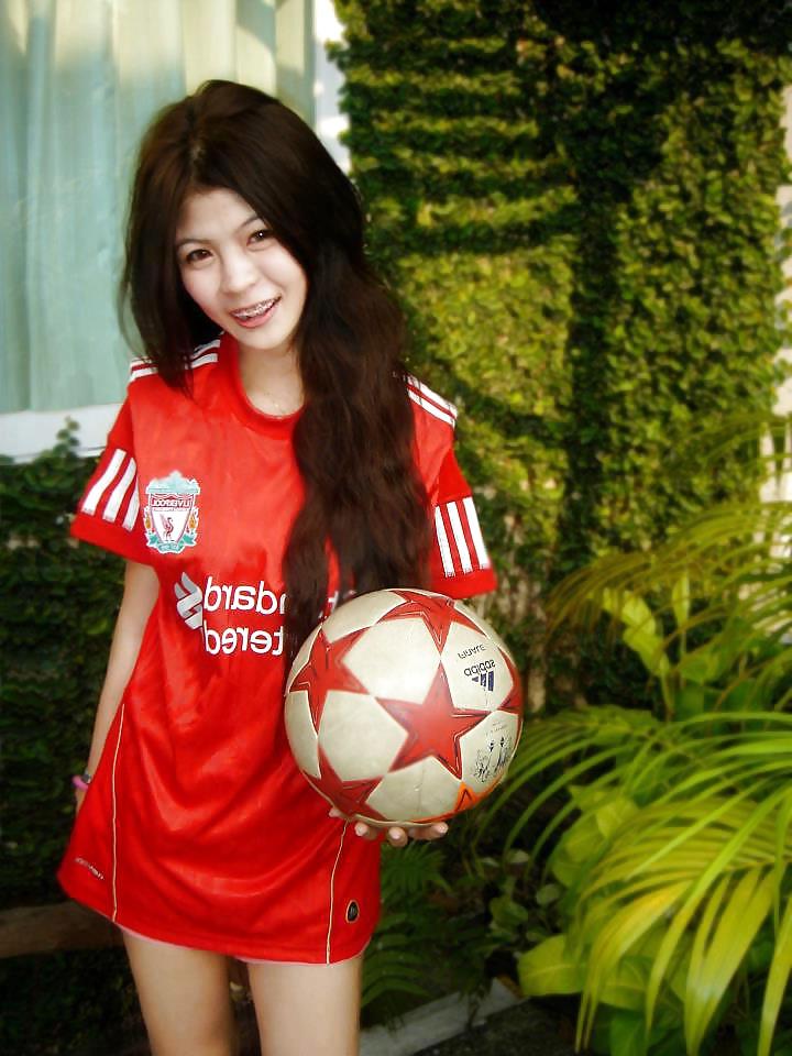 25P Amateur Self Shot In Football Shirts Thai