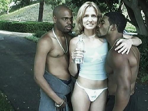 25P Horny White Wifes and GF's take IR Vacations alone 