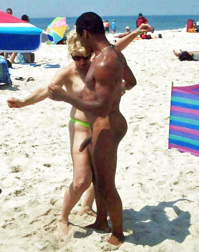 25P Horny White Wifes and GF's take IR Vacations alone 