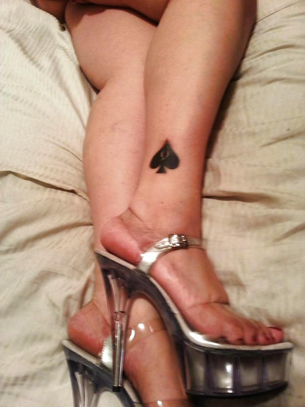 24P PROUD QUEEN OF SPADES