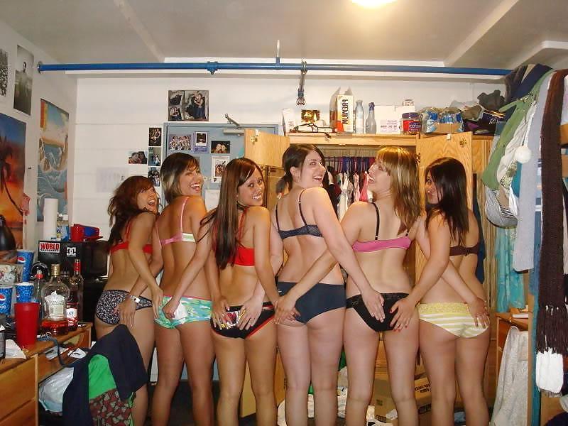 15P Amateur Asses in Panties