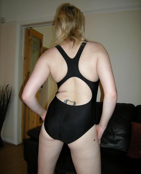 14P Blonde Amateur in a Swimsuit