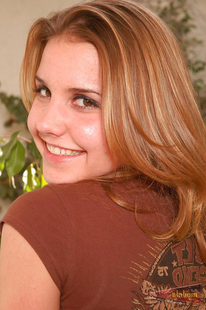 22P Cute 18 Year Old Real Amateur Mandy gets Naked on Cam