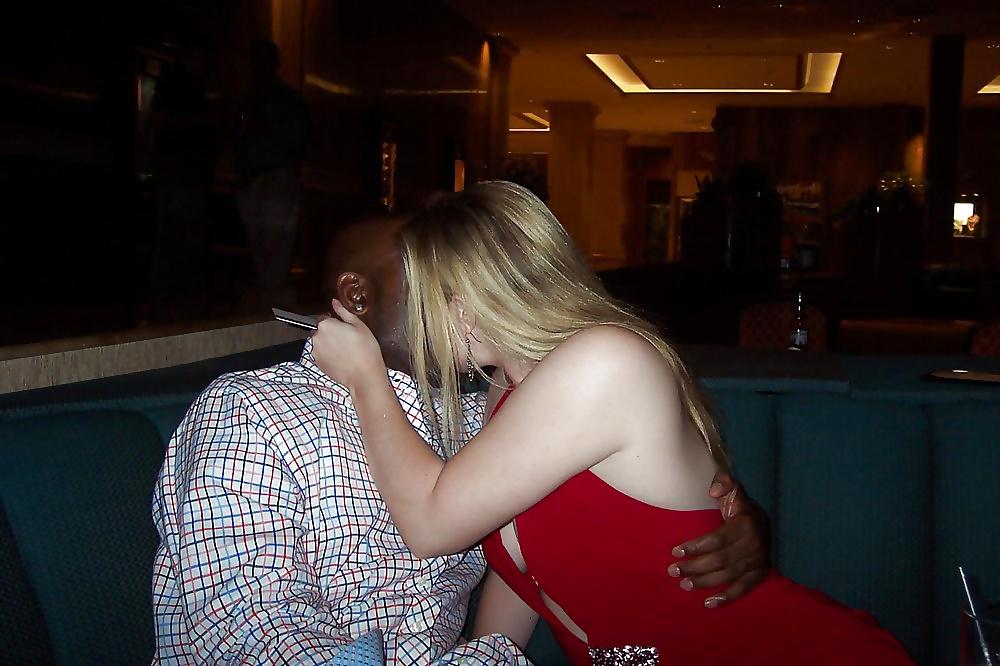 25P Wedding Ring Swingers #233: Wives go black
