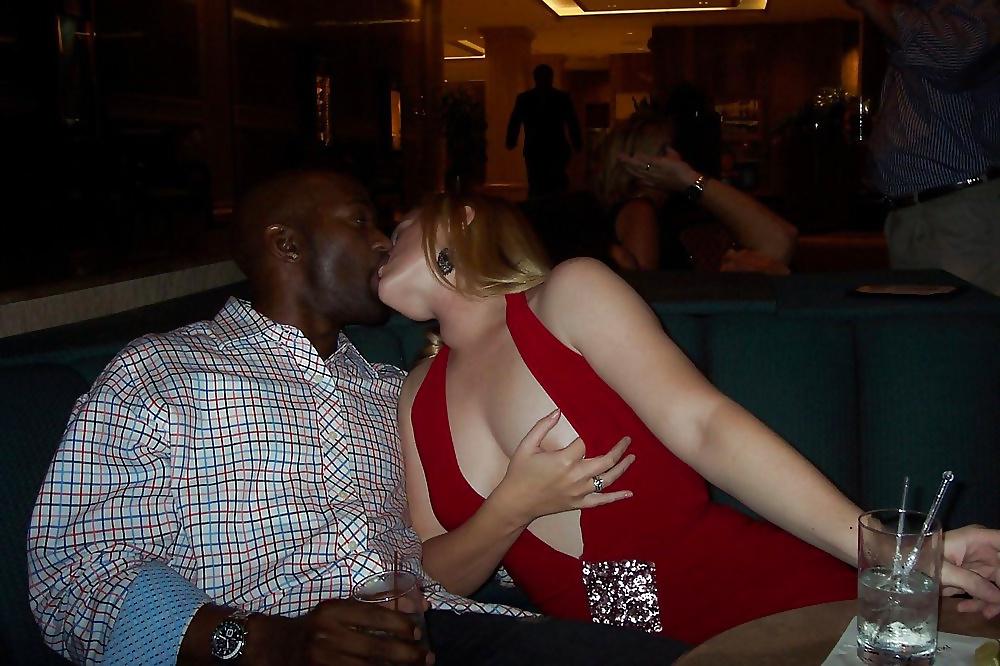 25P Wedding Ring Swingers #233: Wives go black