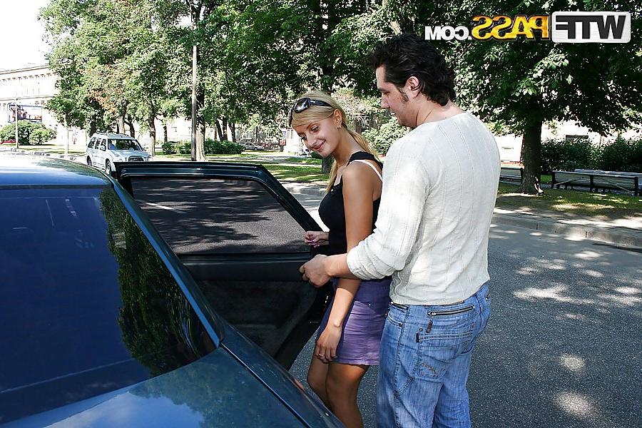 16P Fucking 18 year old amateur right in the car