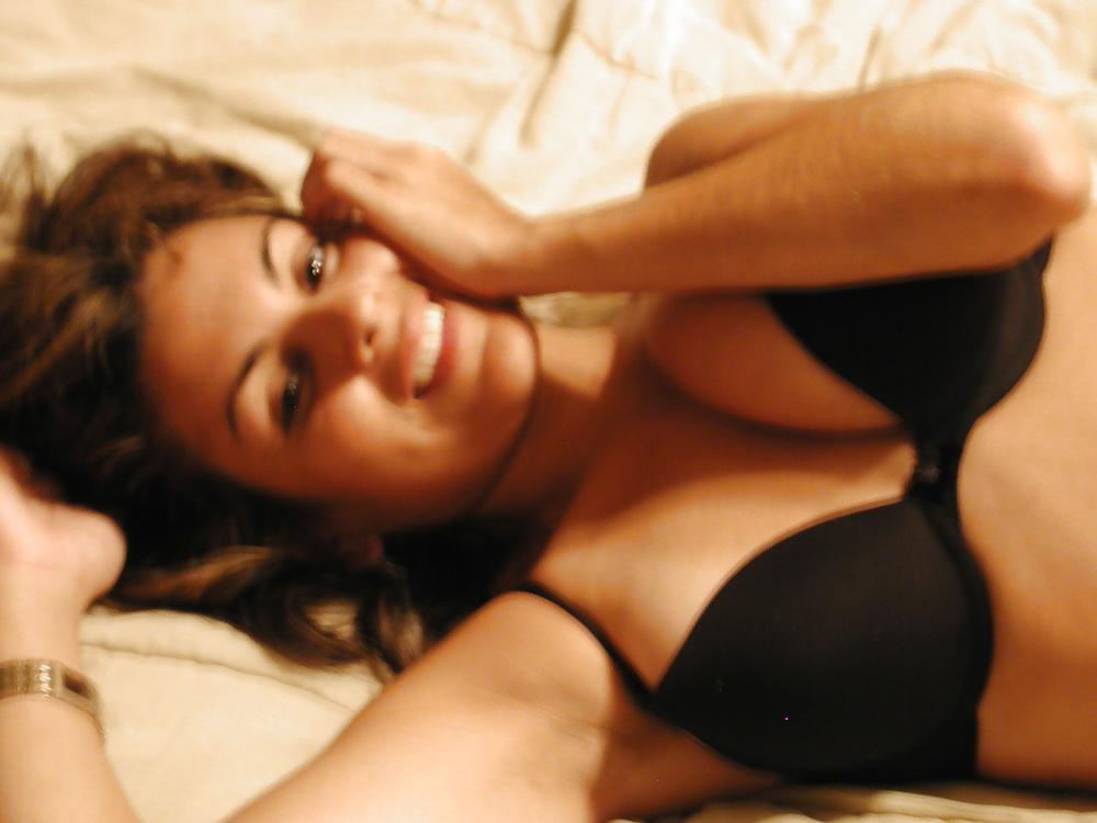 25P Amateur Model in Black Lingerie