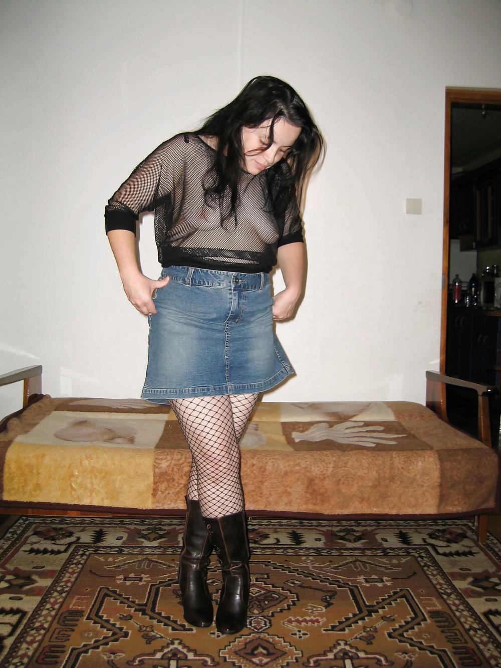 25P Amateur in Nylons