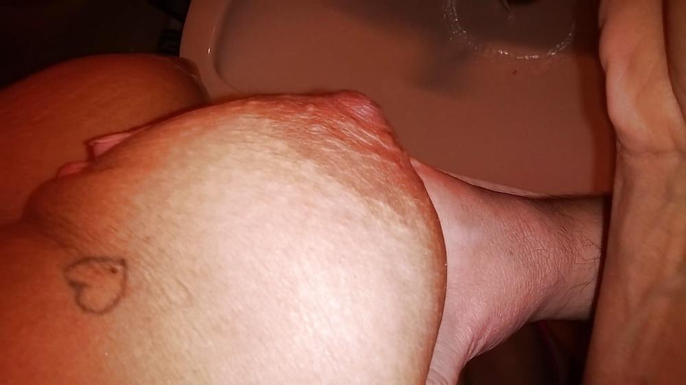 25P Busty amateur in the bath