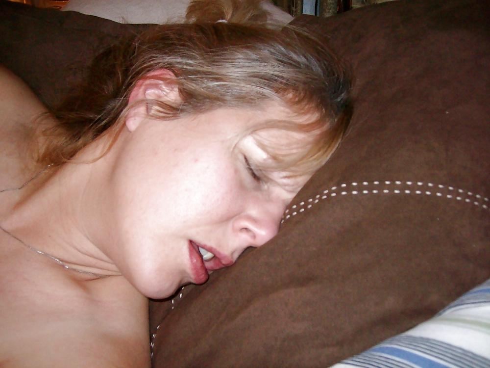 25P Laura the hot-wife 