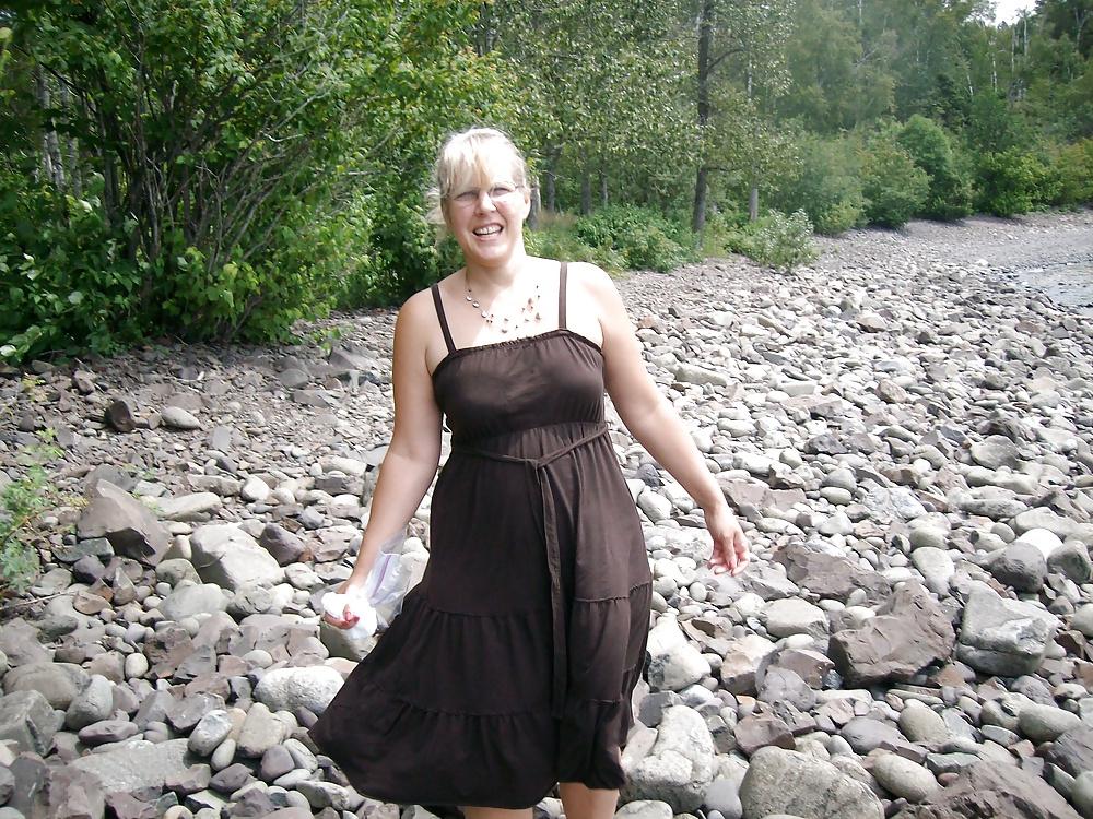 25P Laura the hot-wife 