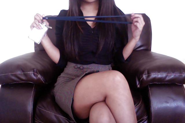 25P Amateur Strip in the Job Interview