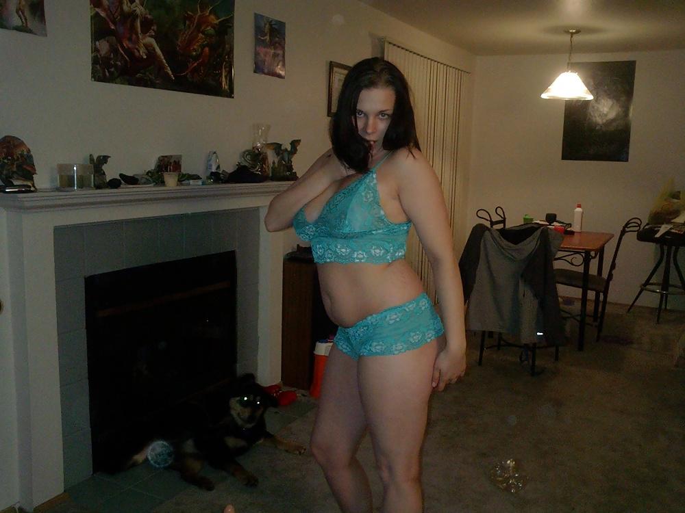 25P Naugthy amateur teen