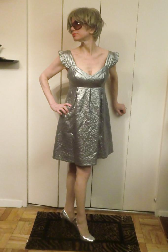 25P Amateur Hardbodied Granny Loves Showing Off In Lingerie