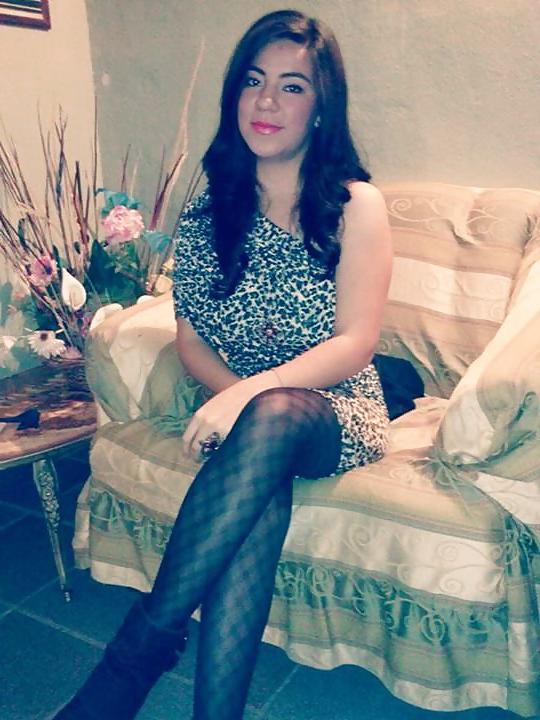 25P Amateur in pantyhose