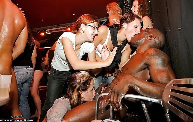 14P INTERRACIAL GROUPIES II
