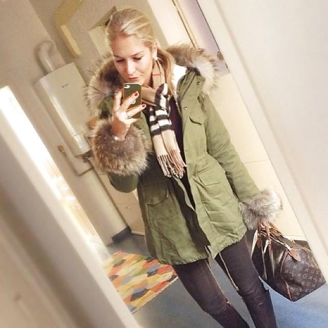 25P Amateur girls in fur