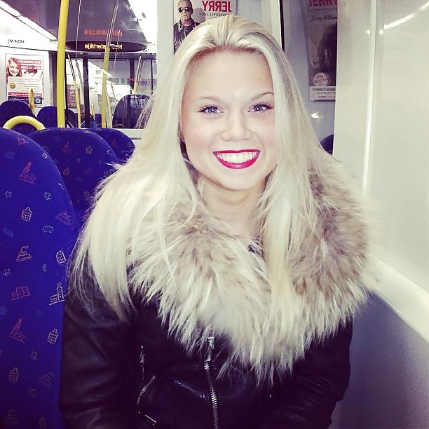25P Amateur girls in fur