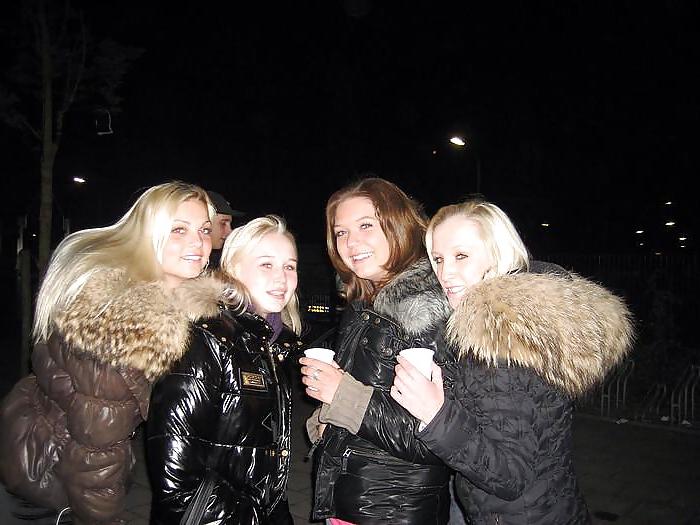 25P Amateur girls in fur