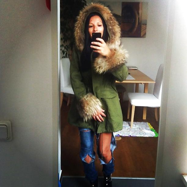 25P Amateur girls in fur