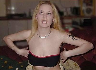 18P Blonde amateur Kim posing and masturbating