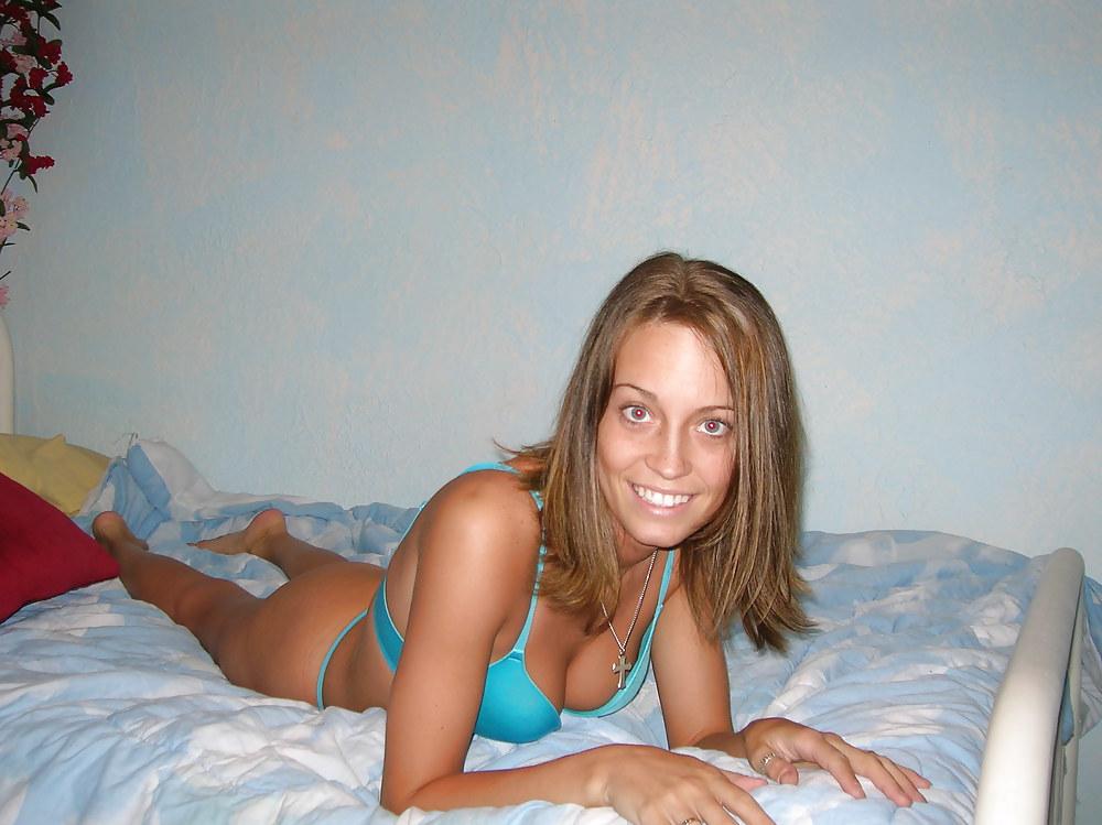 25P Skinny Amateur Teen Posing in Bra and Panties 