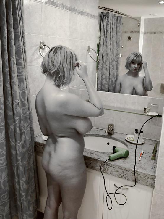 18P Amateur BBW in bathroom Vol1