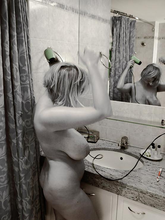 18P Amateur BBW in bathroom Vol1